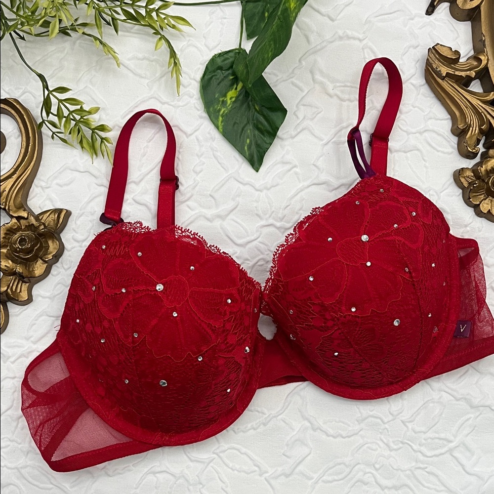 Victoria’s Secret Lined Demi Bra size 38 B Rhinestones